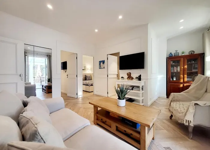 Le Petit Four Jardin - Dans Le Vieil Antibes